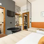Iknos 토르톨리