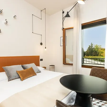 Iknos Πανσιόν 4*